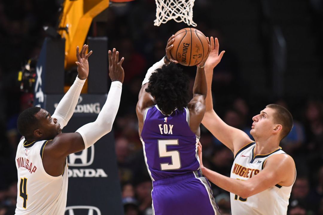  福克斯全面发挥国王爆冷击败掘金打破其不败金身