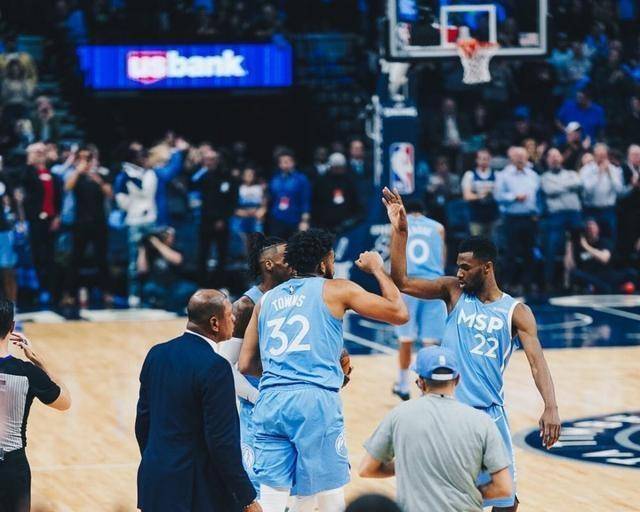  美因茨锋线双星闪耀，客场大胜逃离降级区危机  